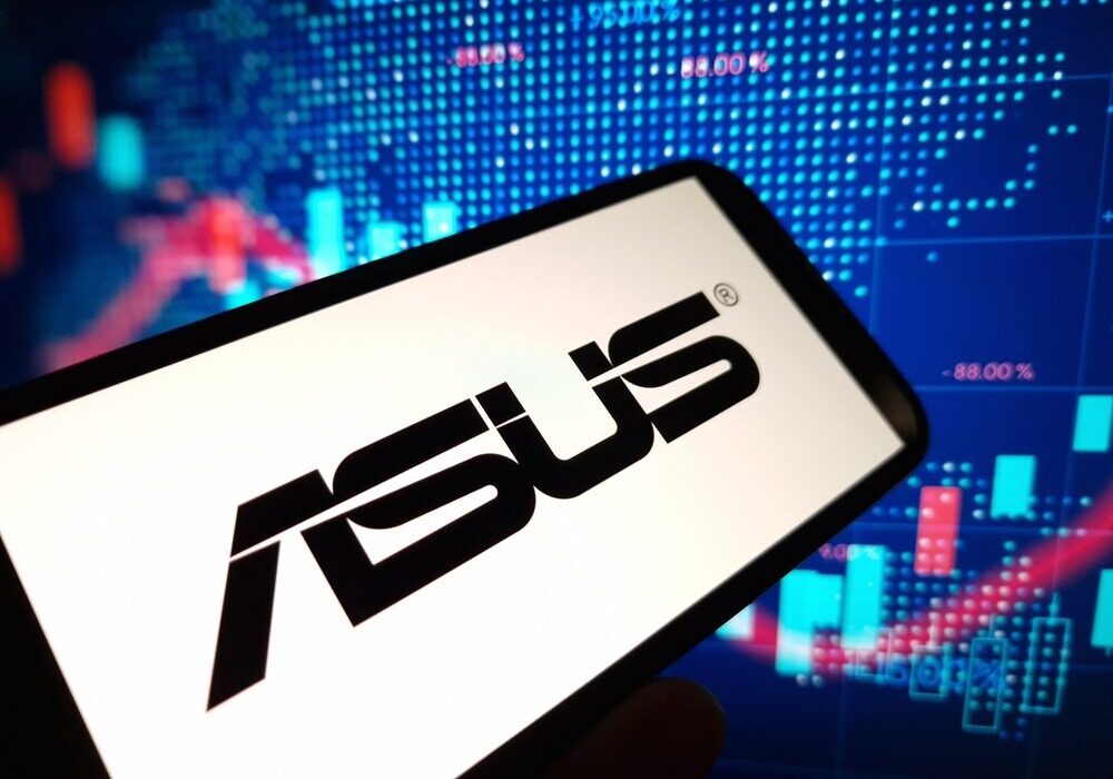 Asus Zenbook 14 (2026) in un ambiente di lavoro