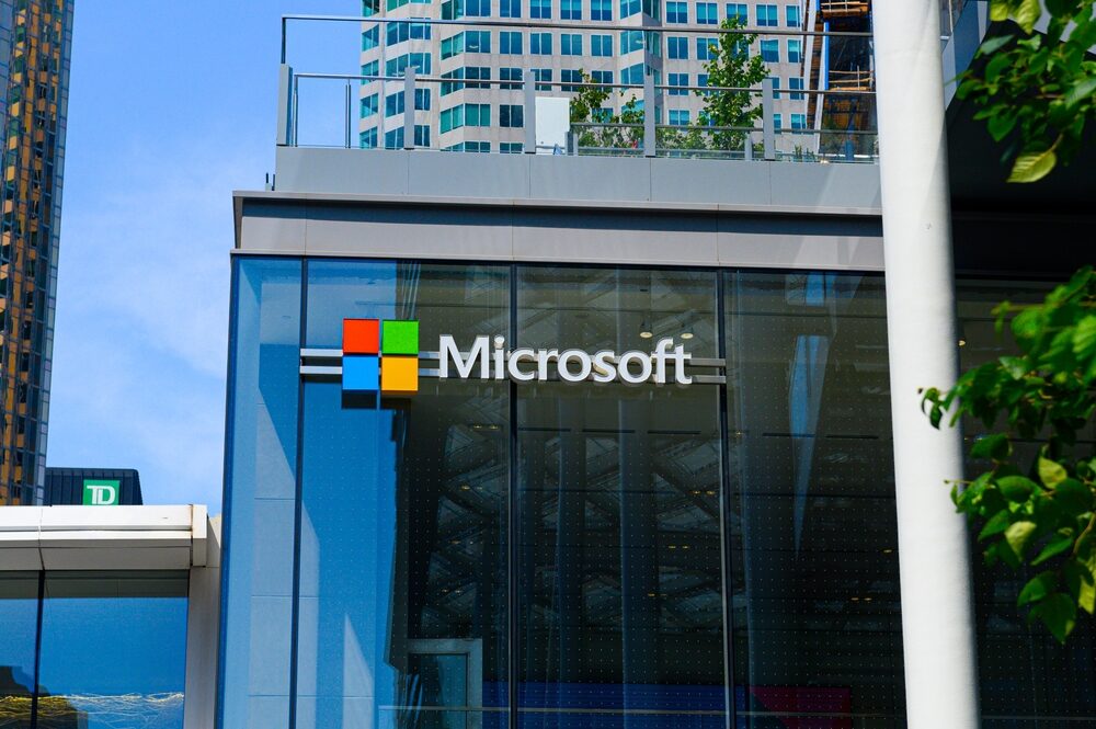 Microsoft e sindacati degli insegnanti siglano accordo sull'AI