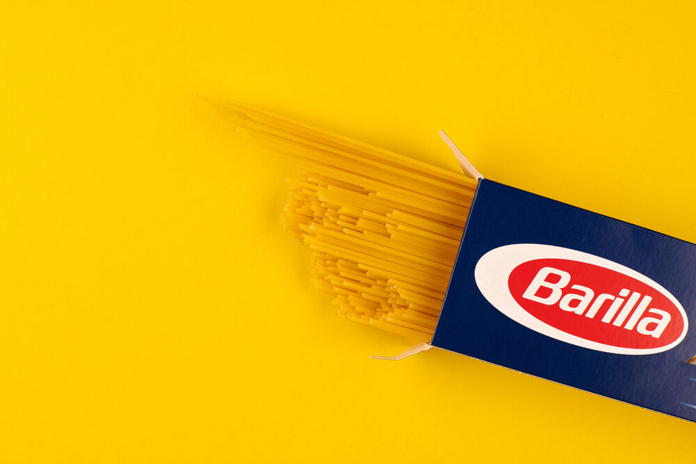 Barilla e Legambiente durante l'iniziativa di volontariato a Parma